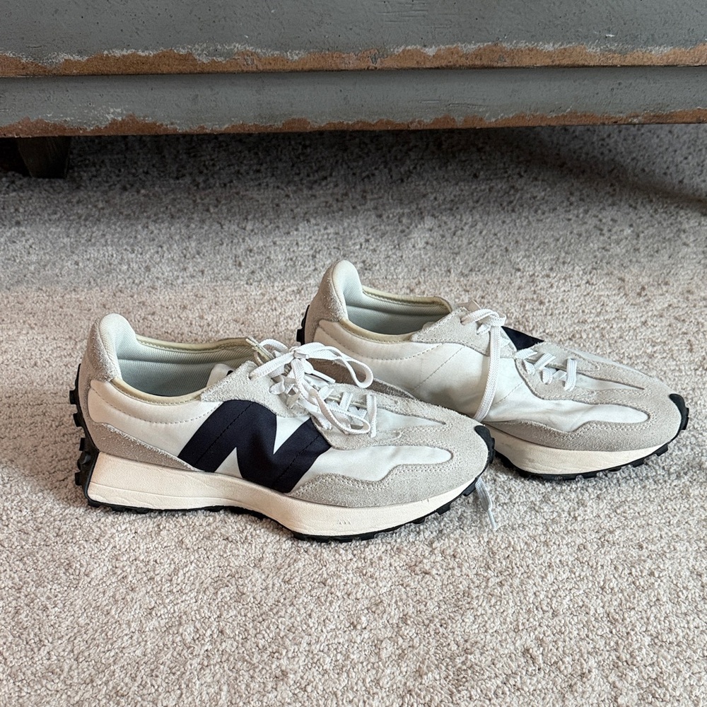 New Balance 327s size 8 White and Black Athletic Sneakers